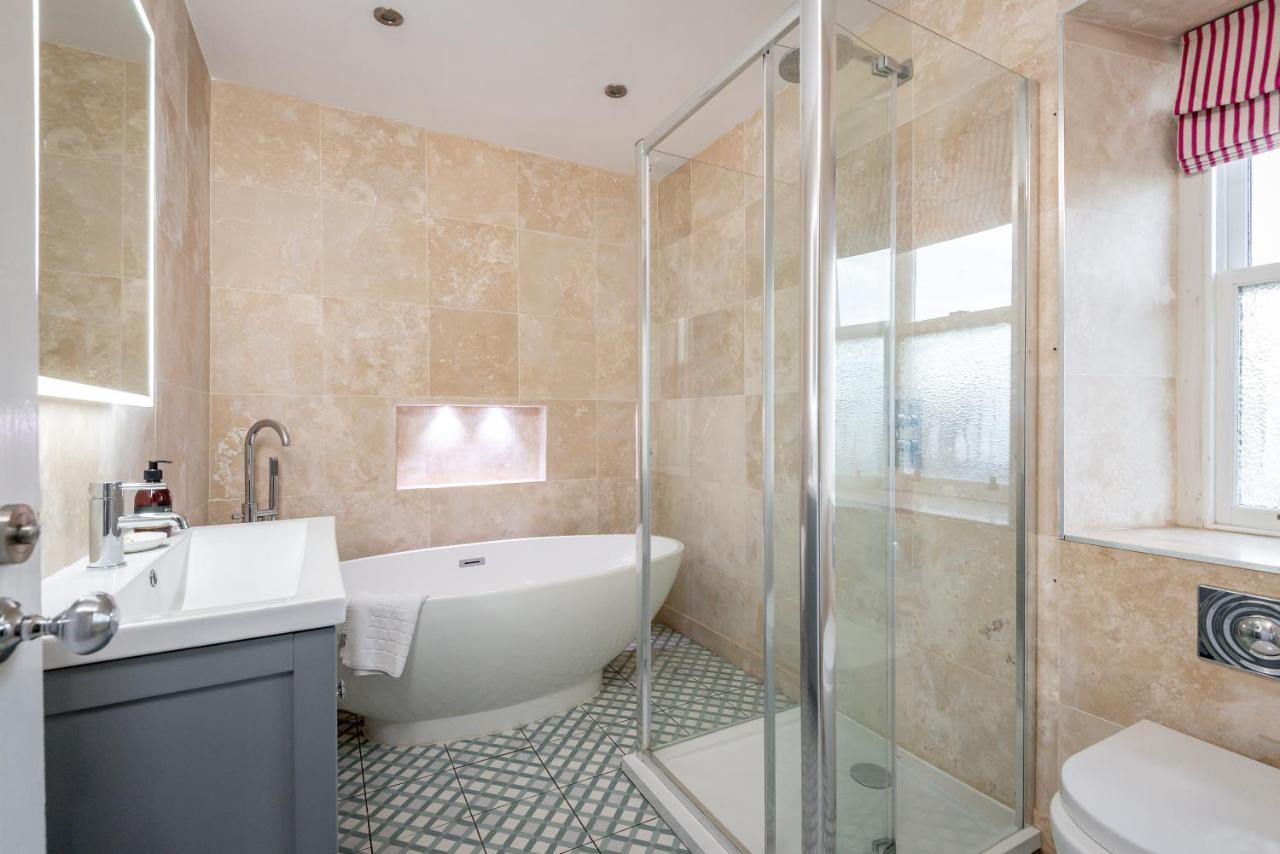 East Cottage * Wood Burning Hot Tub * Garden St Andrews Eksteriør bilde